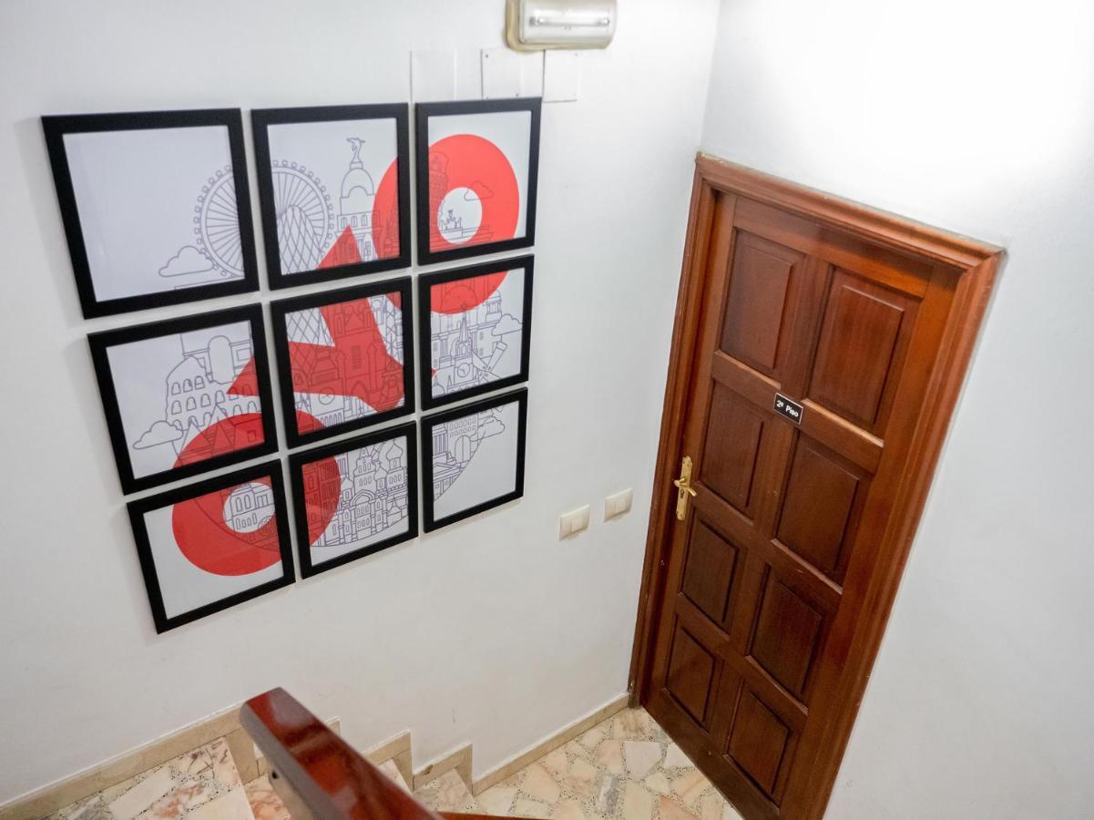 Oyo Hospedaje La Tita Сантяго де Компостела Екстериор снимка